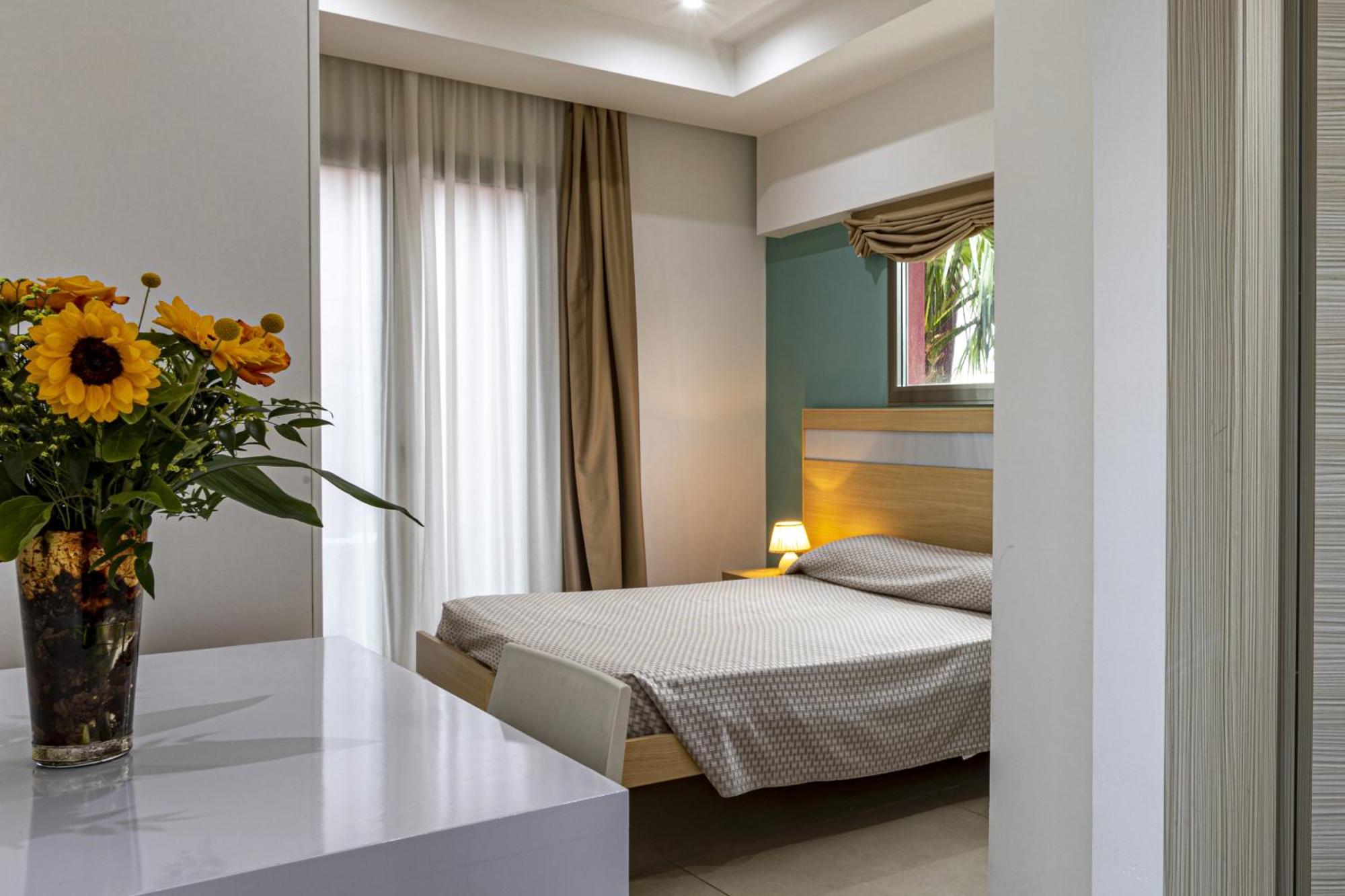 סירקוזה Albatros Hotel מראה חיצוני תמונה
