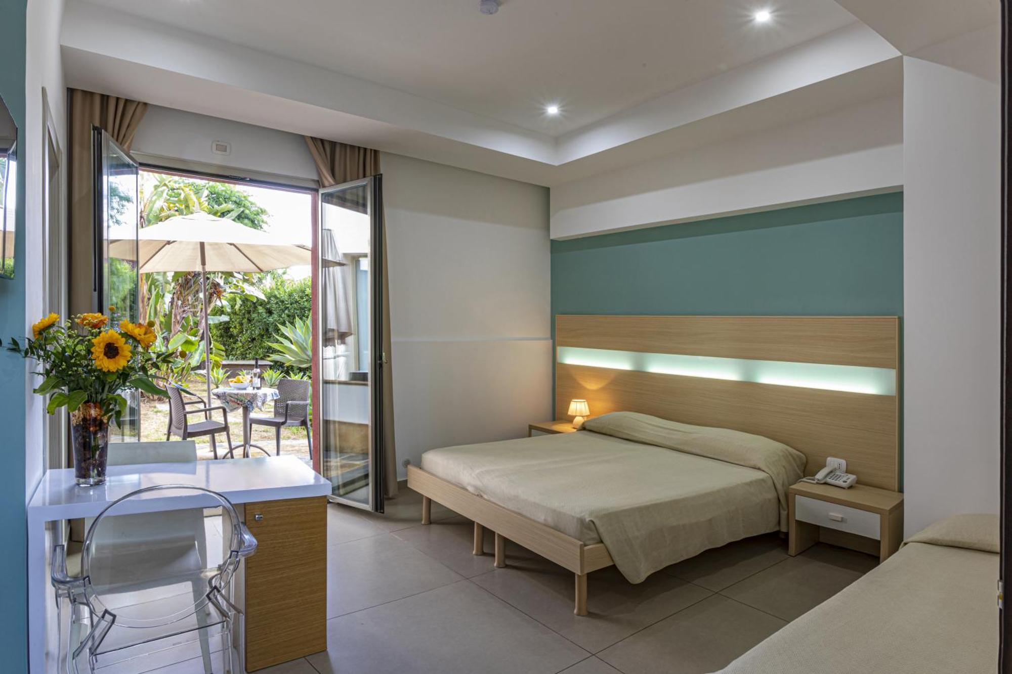 סירקוזה Albatros Hotel מראה חיצוני תמונה