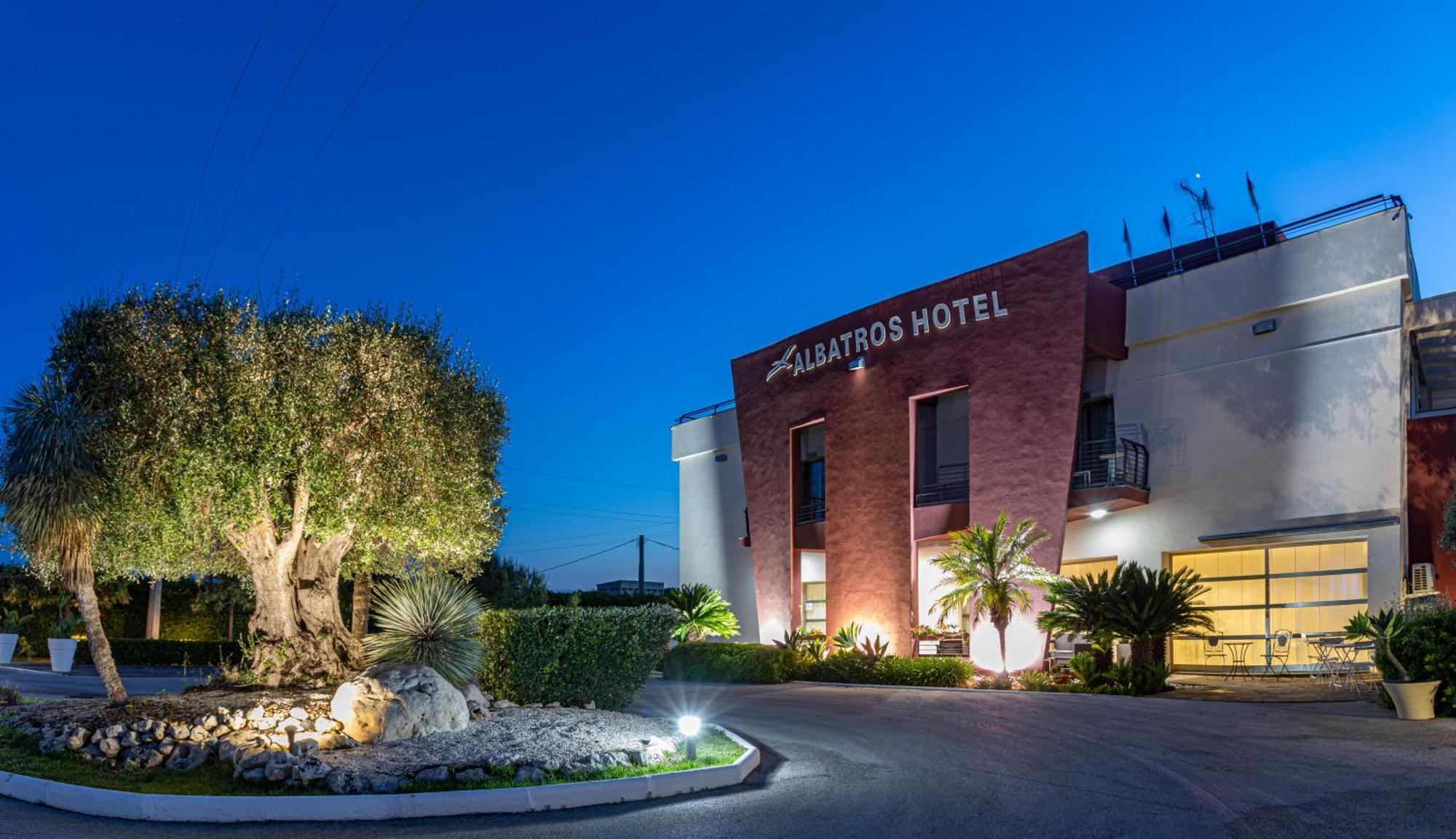 סירקוזה Albatros Hotel מראה חיצוני תמונה