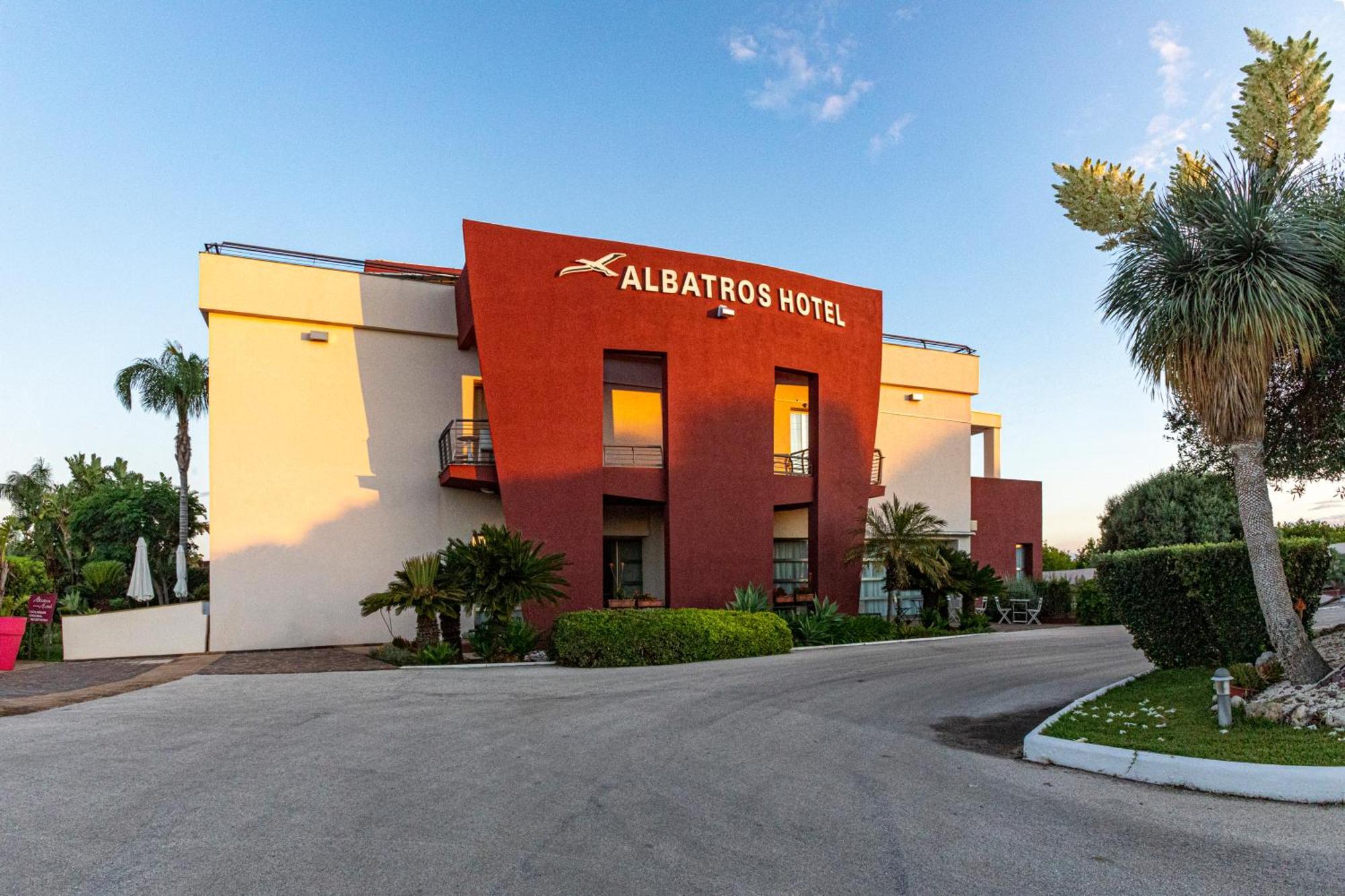 סירקוזה Albatros Hotel מראה חיצוני תמונה