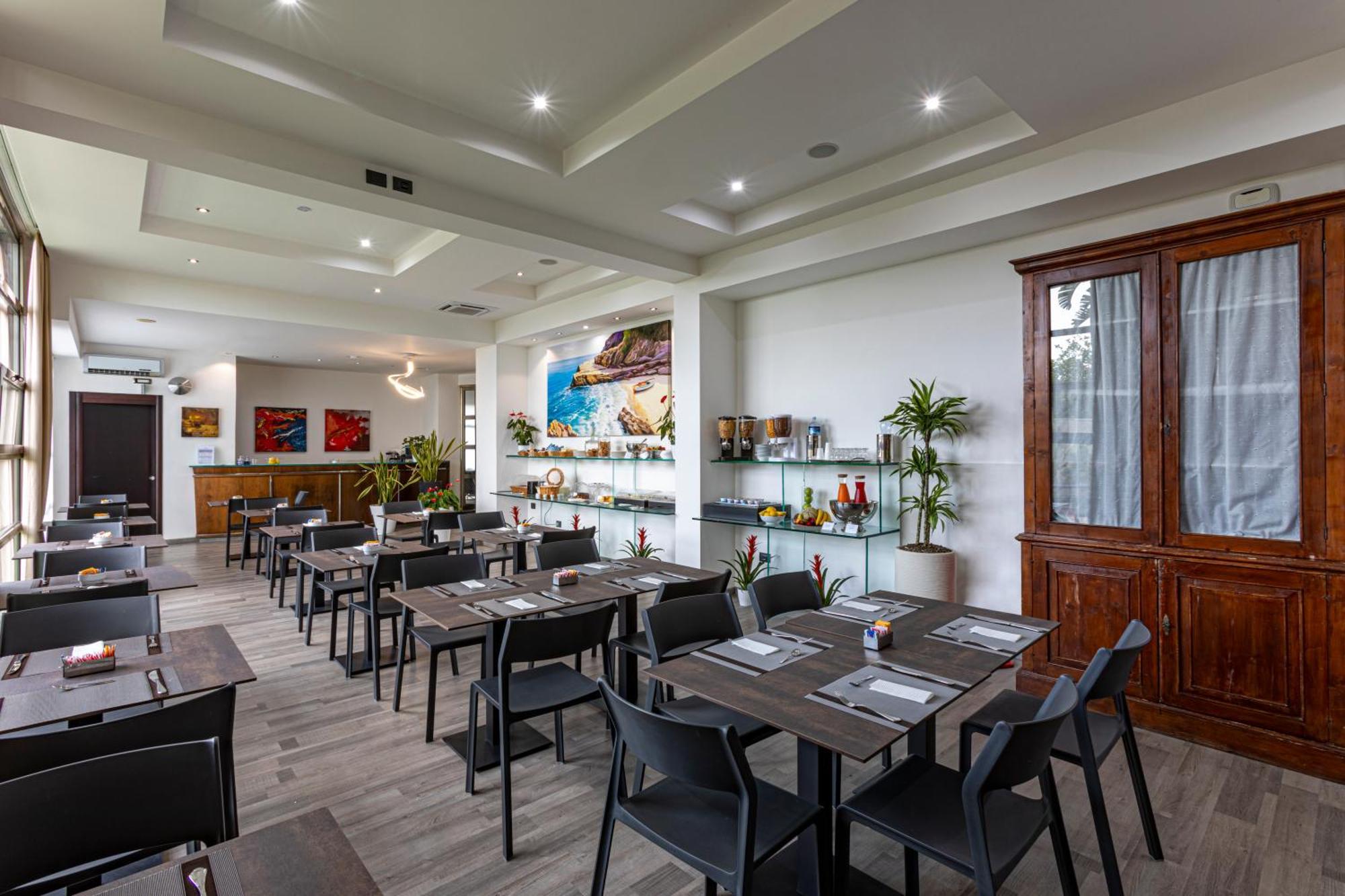 סירקוזה Albatros Hotel מראה חיצוני תמונה